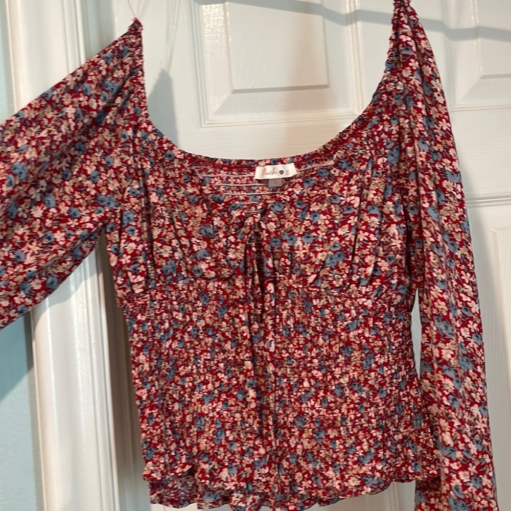 4TH OF JULY Floral Off the shoulder Crop Top Long Sleeve
